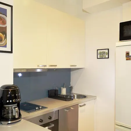 Near Olympic Stadium Apartment